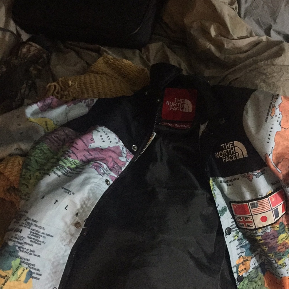The North Face Supreme world jacket size med